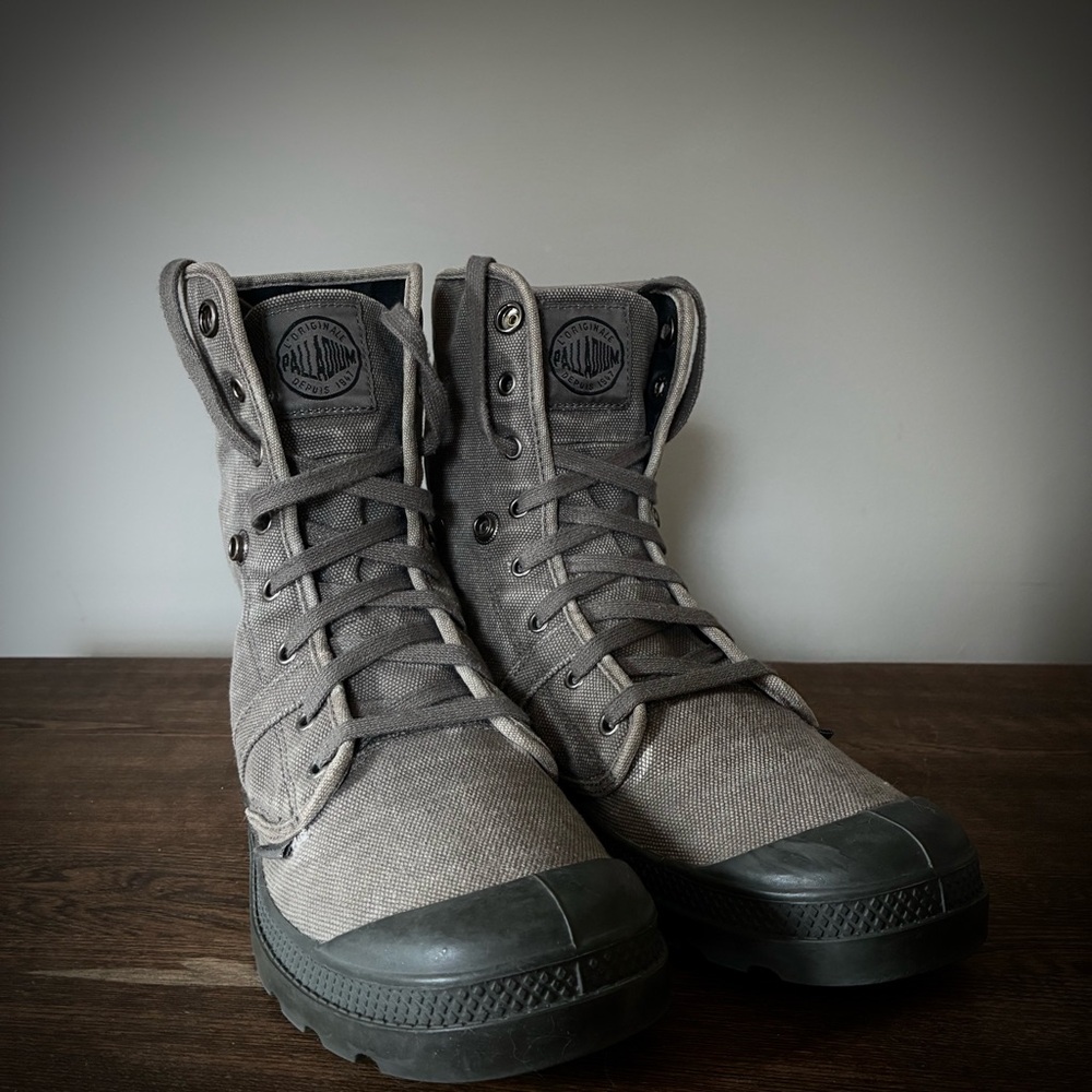 Palladium Men’s Size 10.5 Grey Canvas “Baggy” High-Top Boots - EUC